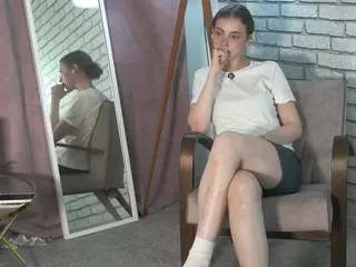 HenriettaBouler's Live Sex Cam Show