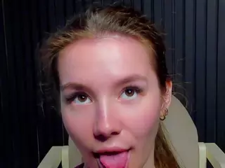 MerciaFollin's Live Sex Cam Show