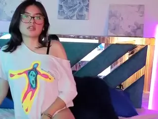 moonsolenne's Live Sex Cam Show