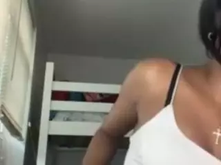 aixelaeilla's Live Sex Cam Show
