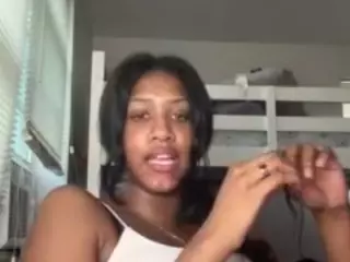 aixelaeilla's Live Sex Cam Show