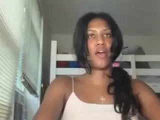 aixelaeilla's Live Sex Cam Show