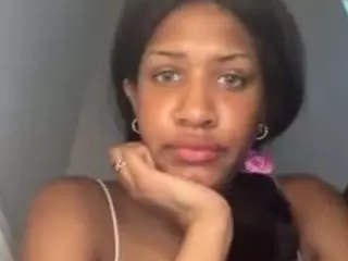 aixelaeilla's Live Sex Cam Show