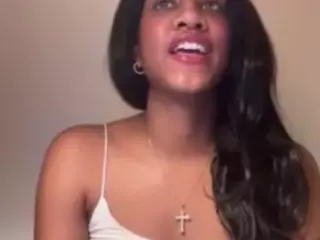 aixelaeilla's Live Sex Cam Show