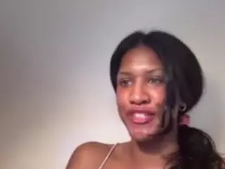 aixelaeilla's Live Sex Cam Show
