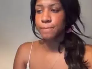 aixelaeilla's Live Sex Cam Show