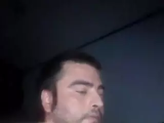 bern2025's Live Sex Cam Show