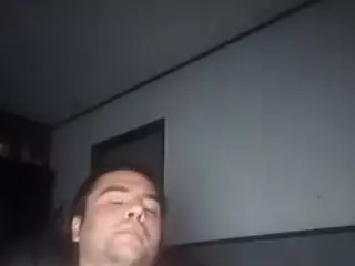 bern2025's Live Sex Cam Show