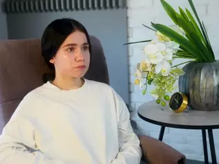 KarolineZombo's Live Sex Cam Show