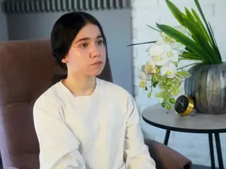 KarolineZombo's Live Sex Cam Show