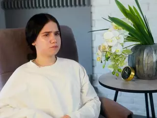 KarolineZombo's Live Sex Cam Show