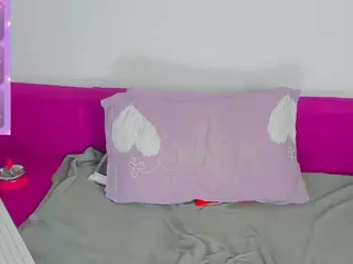 MiiaKittyy's Live Sex Cam Show