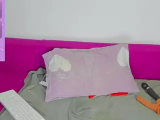 MiiaKittyy's Live Sex Cam Show