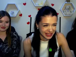 bella-inferno's Live Sex Cam Show