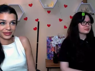 bella-inferno's Live Sex Cam Show