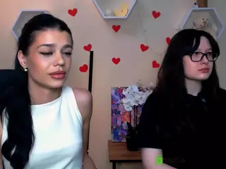 bella-inferno's Live Sex Cam Show