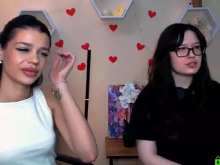 bella-inferno's Live Sex Cam Show