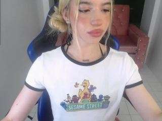 Alina-lee-t