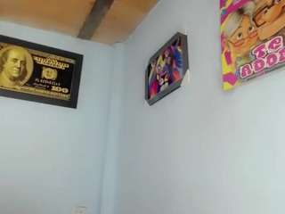 Live cam show with Eemily3