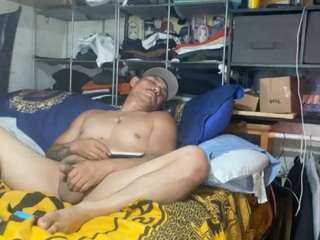 Live cam show with Mrshyboy32