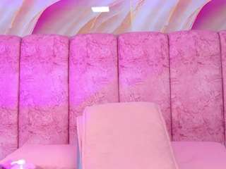 Live cam show with emmacurvy