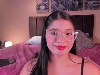 Live cam show with Hailey-Fox