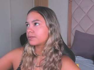 dulcelyra's Live Sex Cam Show