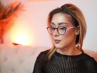 AileenAxa's Live Sex Cam Show