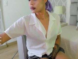 Live cam show with riiby