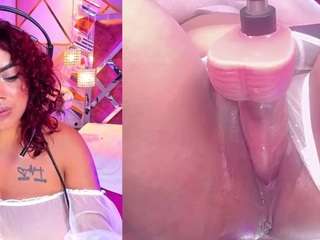 Live cam show with NinaCapelli