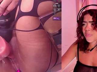 Live cam show with NinaCapelli