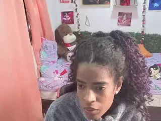 Thianaahorny's Live Sex Cam Show