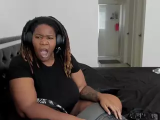 RealLocsofChocolate's Live Sex Cam Show