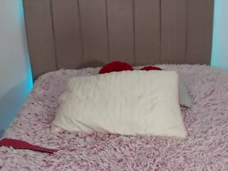 Little Em's Live Sex Cam Show