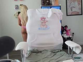 Live cam show with Bunny Kaye