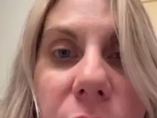 Geminilove6's Live Sex Cam Show