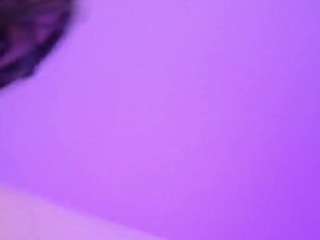 Live cam show with LiaaMonroe