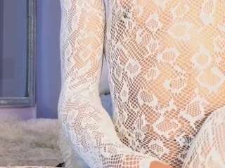 Live cam show with MELODYHANTZ