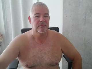 Live cam show with aarosteev2