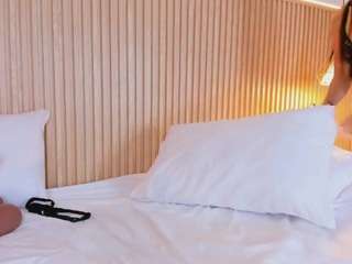 Live cam show with NahimiThompson