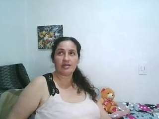 Live cam show with karlajimenez
