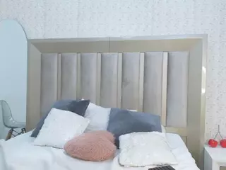 TiffanyDanielss's Live Sex Cam Show