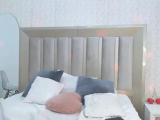 TiffanyDanielss's Live Sex Cam Show