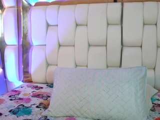 Live cam show with ThinPrincesss