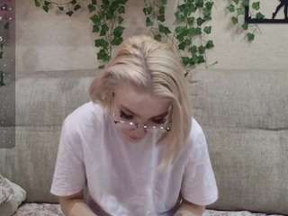 Live cam show with MeganLora9