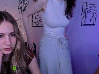 Live cam show with amalialowell