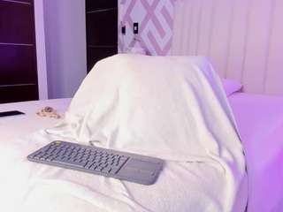 Live cam show with Tayrasiny