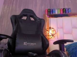 Live cam show with FoxxyDolce