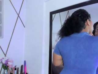 Live cam show with Lilicameron