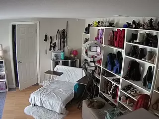 Miss Olivia Black Dressing Room's Live Sex Cam Show